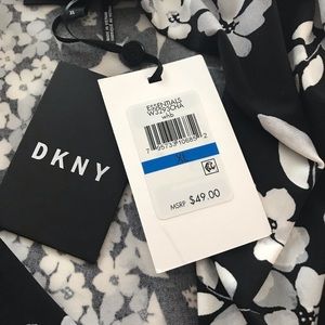 DNKY. Xl wrap top